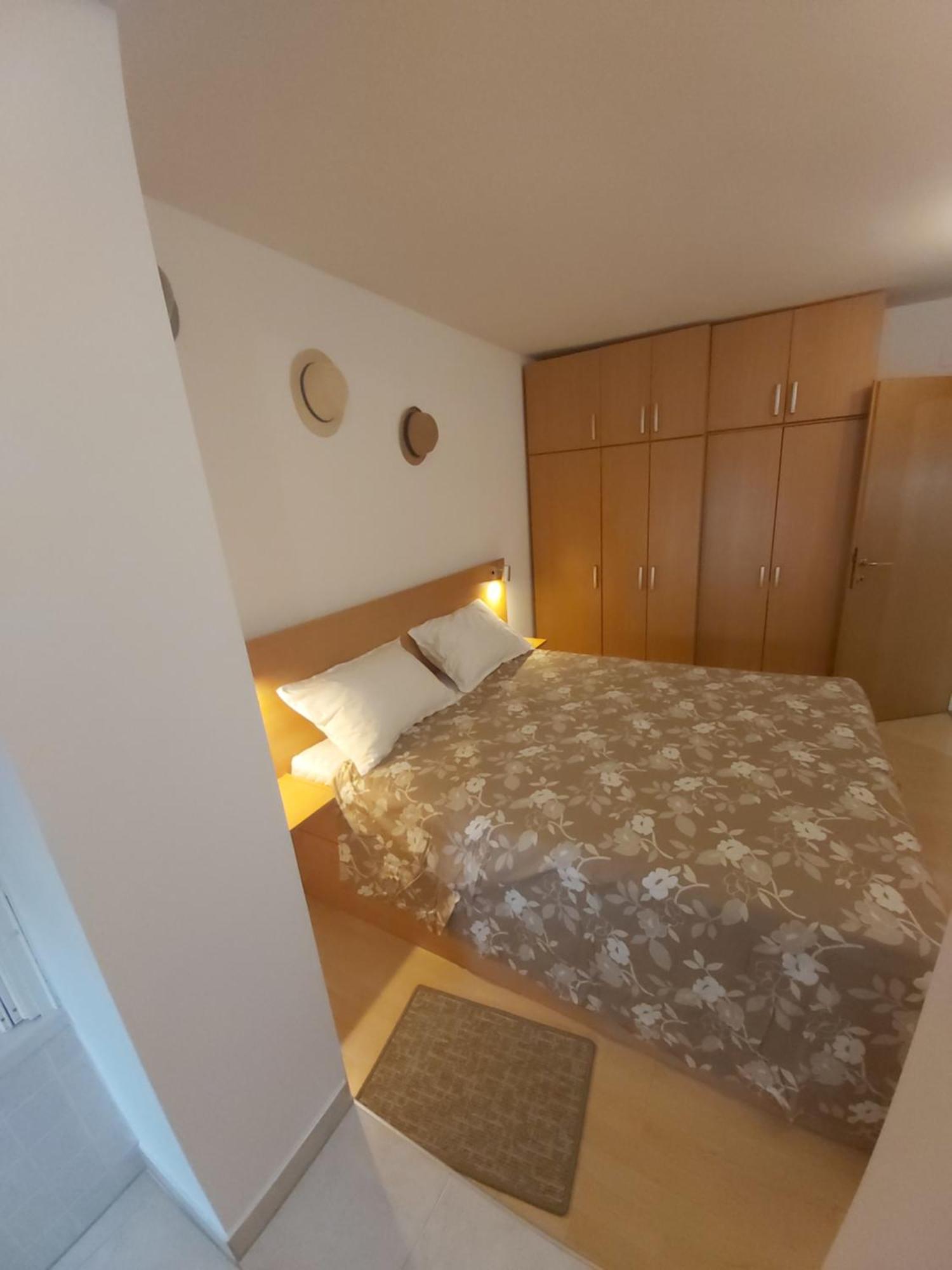 Apartman Luce With Shared Pool Zadar Eksteriør bilde