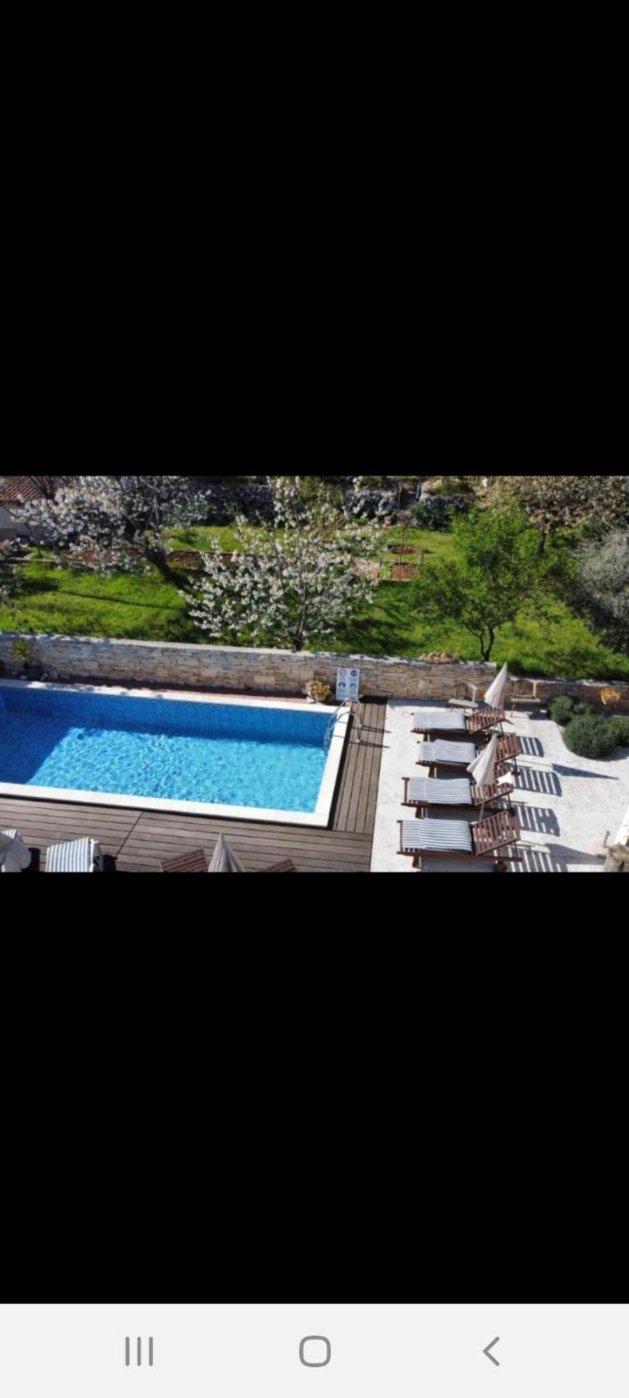 Apartman Luce With Shared Pool Zadar Eksteriør bilde