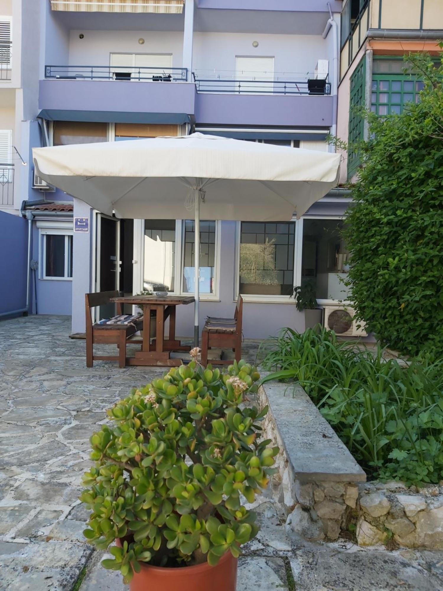 Apartman Luce With Shared Pool Zadar Eksteriør bilde